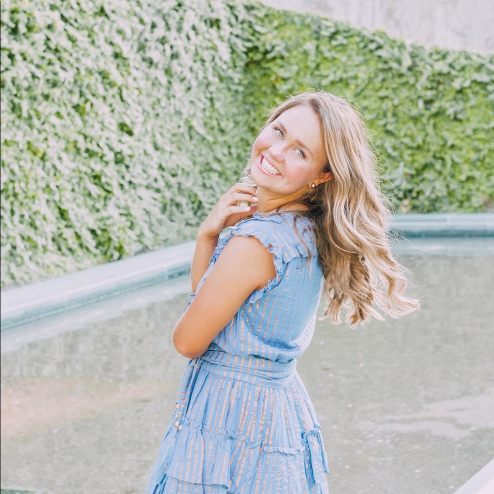 Meet your Posher, Ella